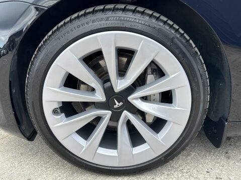 Tesla Model 3 LONG RANGE AWD 19