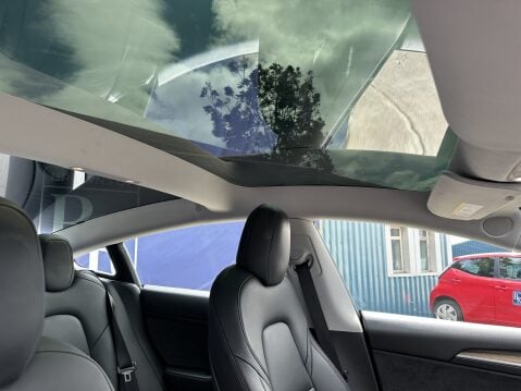 Tesla Model 3 LONG RANGE AWD 28