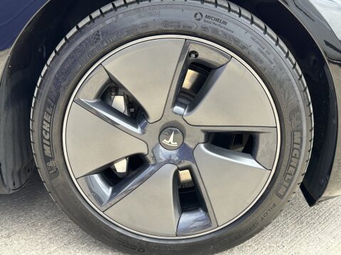 Tesla Model 3 LONG RANGE AWD 16