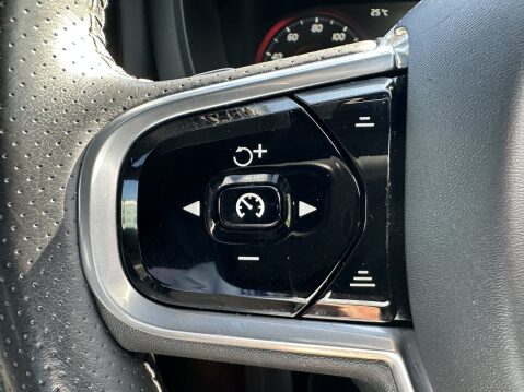 Volvo XC60 T5 R-DESIGN AWD 26