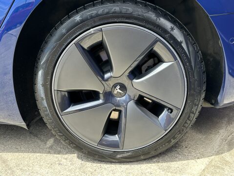 Tesla Model 3 LONG RANGE AWD 18