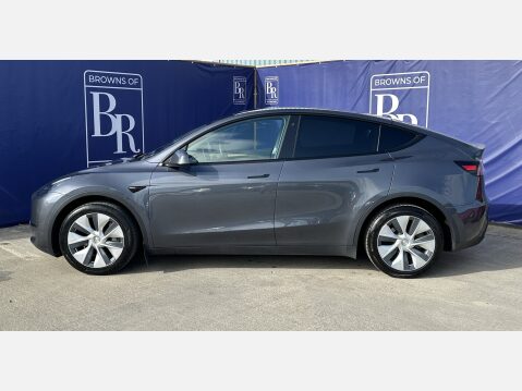 Tesla Model Y LONG RANGE AWD 10