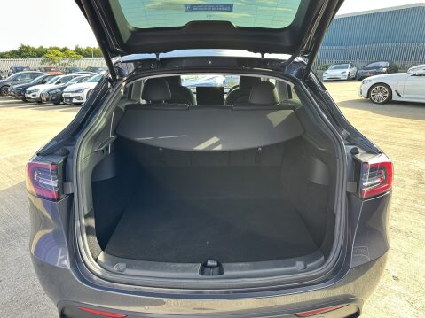 Tesla Model Y LONG RANGE AWD 22