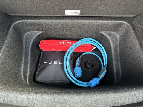 Tesla Model Y LONG RANGE AWD 23