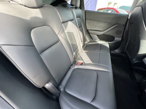 Tesla Model Y LONG RANGE AWD 25