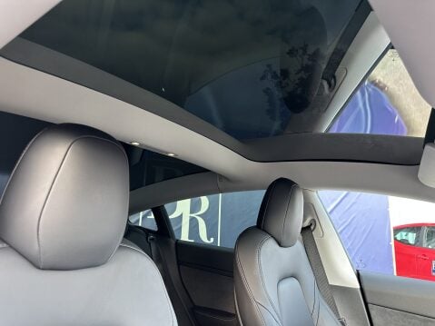 Tesla Model 3 LONG RANGE AWD 31