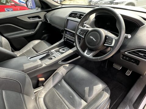 Jaguar F-Pace 2.0 D180 Chequered Flag SUV 5dr Diesel Auto AWD Euro 6 (s/s) (180 ps) 3