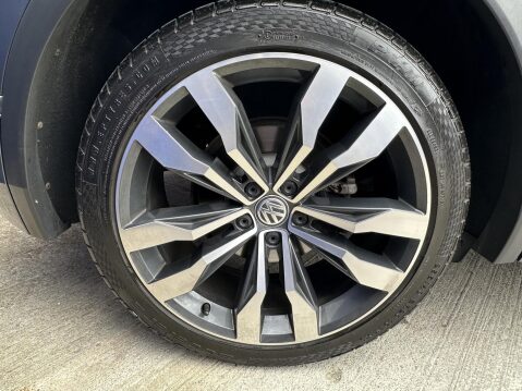 Volkswagen Tiguan 2.0 TDI R-Line SUV 5dr Diesel Manual 4Motion Euro 6 (s/s) (150 ps) 17