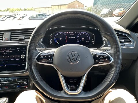Volkswagen Tiguan 2.0 TDI R-Line SUV 5dr Diesel DSG 4Motion Euro 6 (s/s) (200 ps) 25