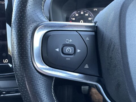 Volvo XC40 2.0 B5 MHEV R-Design Pro SUV 5dr Petrol Hybrid Auto AWD Euro 6 (s/s) (250 p 26