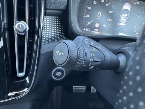 Volvo XC40 2.0 B5 MHEV R-Design Pro SUV 5dr Petrol Hybrid Auto AWD Euro 6 (s/s) (250 p 29