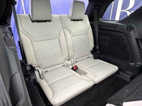 Land Rover Discovery 3.0 SD V6 HSE Luxury SUV 5dr Diesel Auto 4WD Euro 6 (s/s) (306 ps) 25