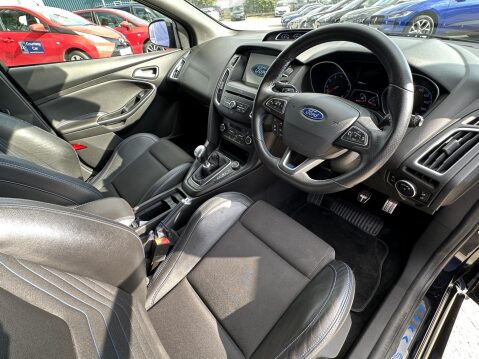 Ford Focus 2.3T EcoBoost RS Hatchback 5dr Petrol Manual AWD Euro 6 (s/s) (350 ps) 3
