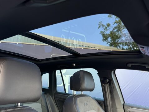 Volkswagen Tiguan 1.5 TSI EVO R-Line Tech SUV 5dr Petrol DSG Euro 6 (s/s) (150 ps) 39