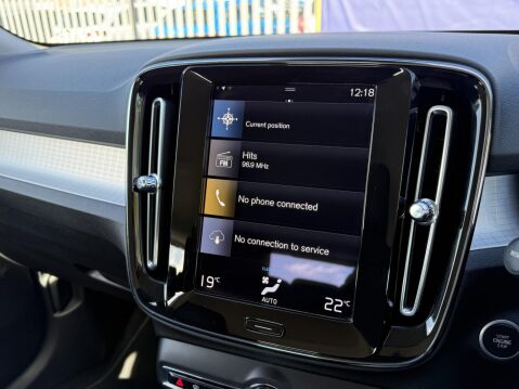 Volvo XC40 1.5 T3 Momentum SUV 5dr Petrol Manual Euro 6 (s/s) (163 ps) 30