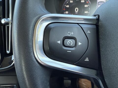 Volvo XC40 1.5 T3 Momentum SUV 5dr Petrol Manual Euro 6 (s/s) (163 ps) 26