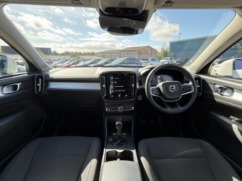 Volvo XC40 1.5 T3 Momentum SUV 5dr Petrol Manual Euro 6 (s/s) (163 ps) 23