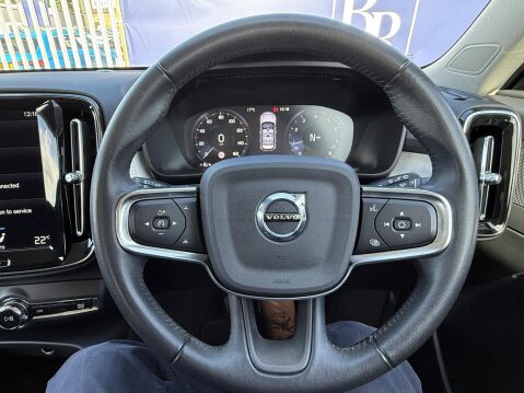 Volvo XC40 1.5 T3 Momentum SUV 5dr Petrol Manual Euro 6 (s/s) (163 ps) 25
