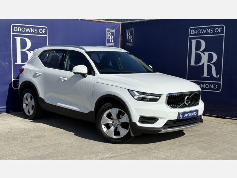Volvo XC40 1.5 T3 Momentum SUV 5dr Petrol Manual Euro 6 (s/s) (163 ps) 1