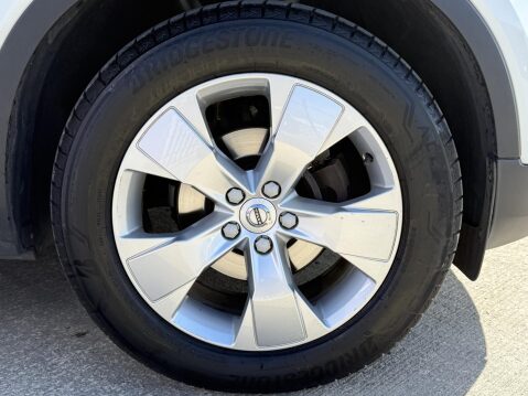 Volvo XC40 1.5 T3 Momentum SUV 5dr Petrol Manual Euro 6 (s/s) (163 ps) 16