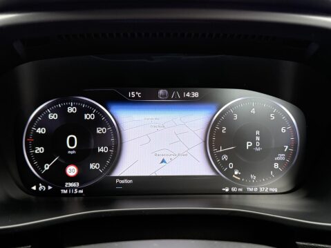Volvo XC40 1.5 T3 R-Design SUV 5dr Petrol Auto Euro 6 (s/s) (163 ps) 25