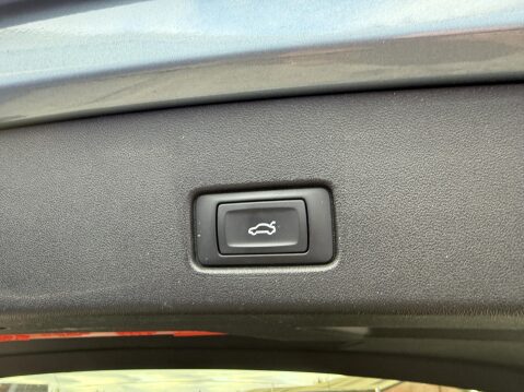 Audi Q4 40 S line SUV 5dr Electric Auto 82kWh (204 ps) 19