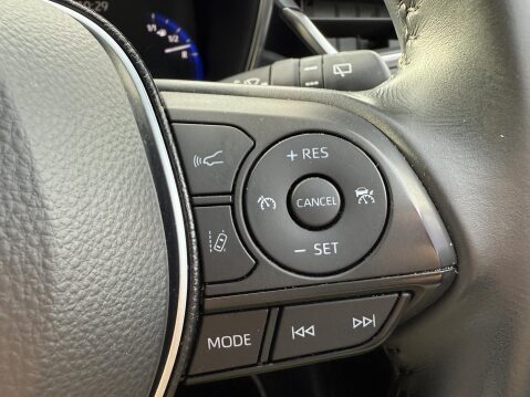 Toyota Corolla 2.0 VVT-h Design Hatchback 5dr Petrol Hybrid CVT Euro 6 (s/s) (184 ps) 27