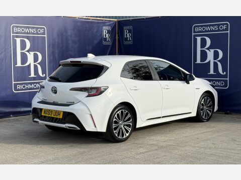 Toyota Corolla 2.0 VVT-h Design Hatchback 5dr Petrol Hybrid CVT Euro 6 (s/s) (184 ps) 5