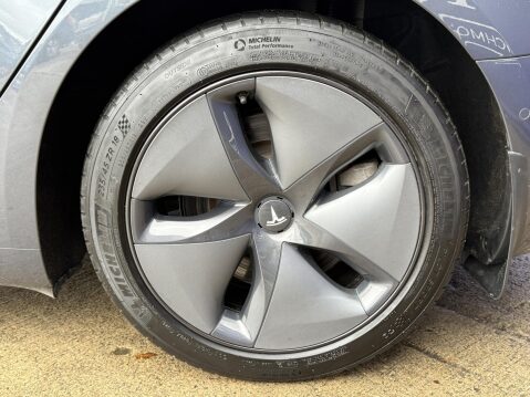 Tesla Model 3 Standard Range Plus Saloon 4dr Electric Auto RWD (241 bhp) 18