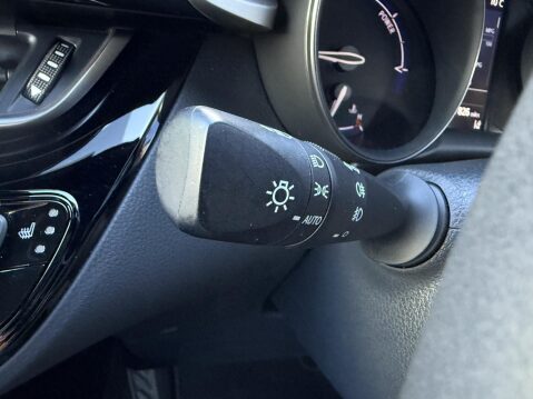 Toyota C-HR 2.0 VVT-h GPF Excel SUV 5dr Petrol Hybrid CVT Euro 6 (s/s) (184 ps) 31