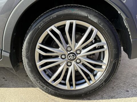 Toyota C-HR 2.0 VVT-h GPF Excel SUV 5dr Petrol Hybrid CVT Euro 6 (s/s) (184 ps) 18