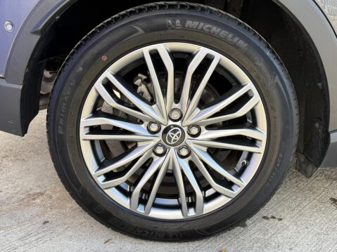 Toyota C-HR 2.0 VVT-h GPF Excel SUV 5dr Petrol Hybrid CVT Euro 6 (s/s) (184 ps) 17