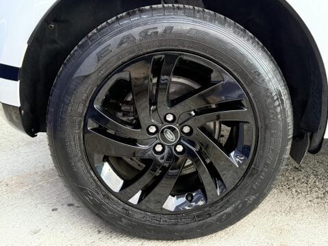 Land Rover Range Rover Evoque 2.0 D200 MHEV R-Dynamic S SUV 5dr Diesel Auto 4WD Euro 6 (s/s) (204 ps) 17