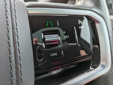 Land Rover Range Rover Evoque 1.5 P300e 12.2kWh R-Dynamic SE SUV 5dr Petrol Plug-in Hybrid Auto 4WD Euro 33