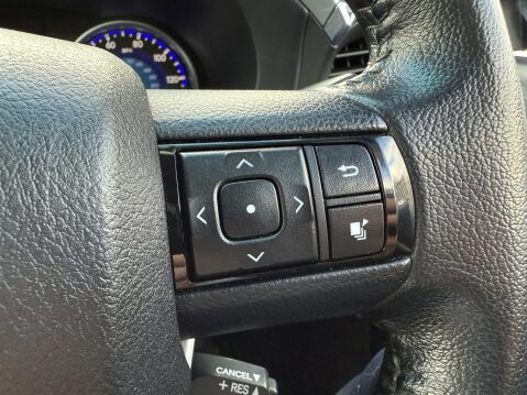 Toyota Hilux 2.4 D-4D Invincible 50 Pickup Double Cab 4dr Diesel Auto 4WD Euro 6 (s/s) ( 24