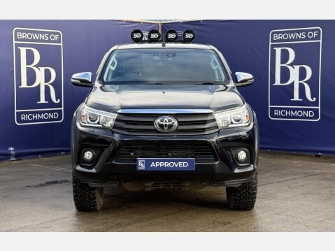 Toyota Hilux 2.4 D-4D Invincible 50 Pickup Double Cab 4dr Diesel Auto 4WD Euro 6 (s/s) ( 13