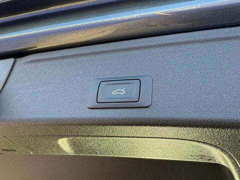 Audi A4 2.0 TFSI 35 Black Edition Estate 5dr Petrol S Tronic Euro 6 (s/s) (150 ps) 25