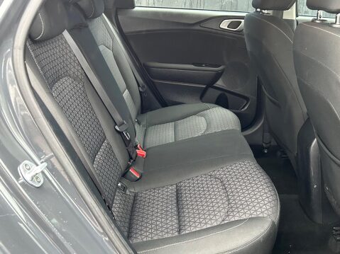 Kia Ceed 1.6 CRDi ECO 2 Euro 6 (s/s) 5dr 17