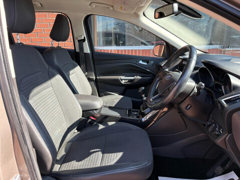 Ford Kuga 1.5 TDCi Titanium Euro 6 (s/s) 5dr 22