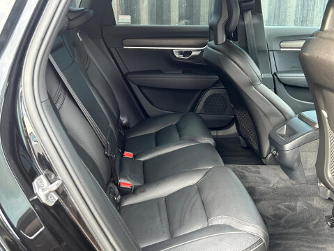 Volvo V90 2.0 D5 PowerPulse Pro Auto AWD Euro 6 (s/s) 5dr 9