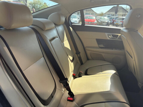 Jaguar XF 2.2d Portfolio Auto Euro 5 (s/s) 4dr 36