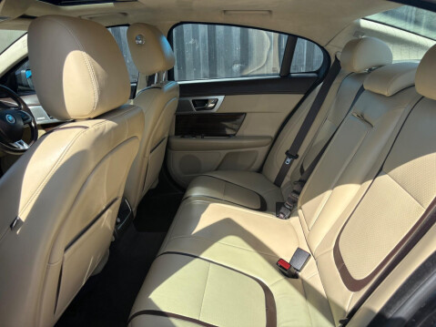 Jaguar XF 2.2d Portfolio Auto Euro 5 (s/s) 4dr 39