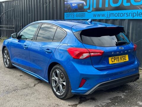 Ford Focus 1.0T EcoBoost ST-Line Euro 6 (s/s) 5dr 4