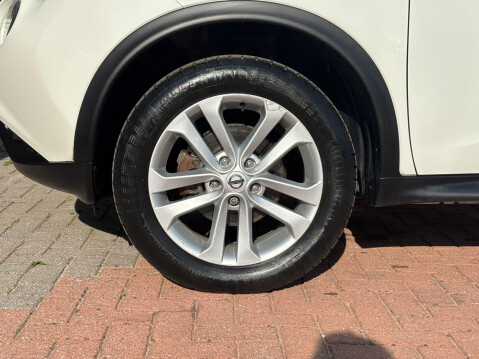 Nissan Juke 1.2 DIG-T N-Connecta Euro 6 (s/s) 5dr 24