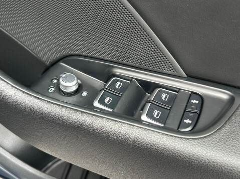 Audi S3 2.0 TFSI S Tronic quattro Euro 6 (s/s) 4dr (Nav) 24