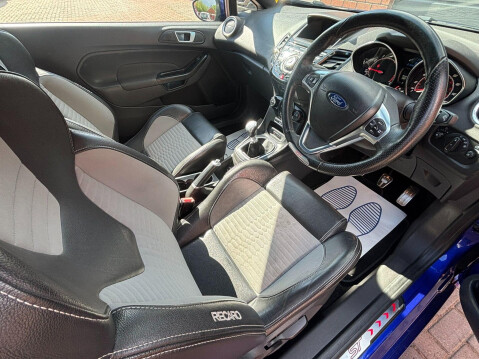 Ford Fiesta 1.6T EcoBoost ST-3 Euro 5 (s/s) 3dr 20