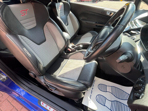 Ford Fiesta 1.6T EcoBoost ST-3 Euro 5 (s/s) 3dr 22