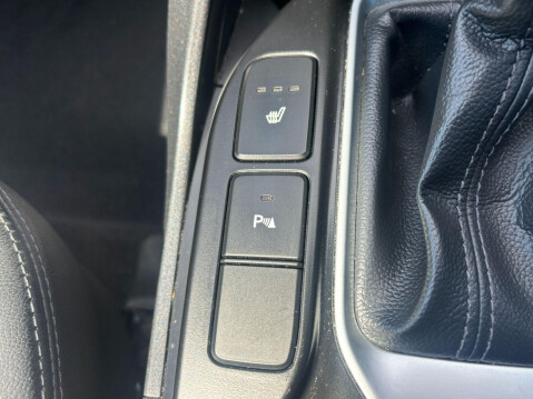 Hyundai SANTA FE 2.2 CRDi Blue Drive Premium Auto 4WD Euro 6 (s/s) 5dr (7 Seat) 41