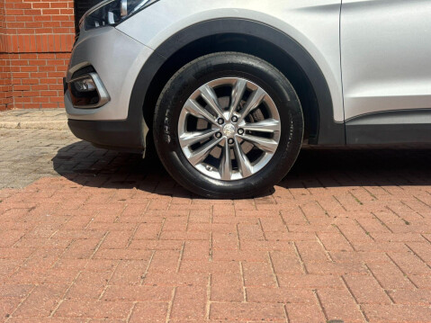 Hyundai SANTA FE 2.2 CRDi Blue Drive Premium Auto 4WD Euro 6 (s/s) 5dr (7 Seat) 43