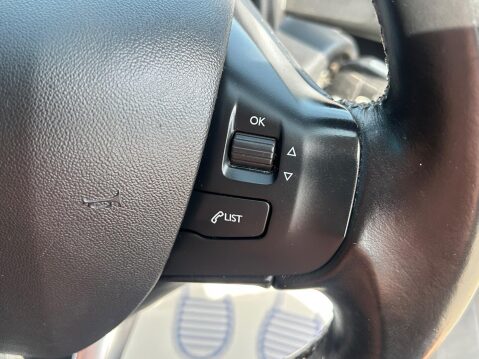 Peugeot 2008 1.2 PureTech Allure Premium Euro 6 (s/s) 5dr 21